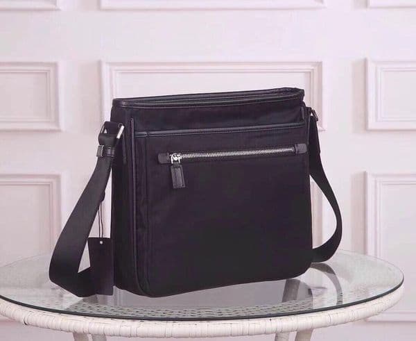 Wholesale new men's messenger bag fashion waterproof shoulder briefcase parachute fabric computer mobile phone storage bag