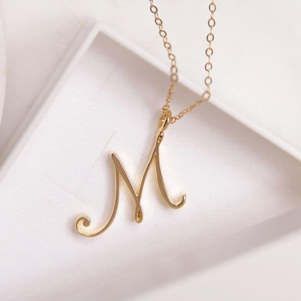 Mom love Cursive Name M English Alphabet gold silver Family friend Letters Sign Word Chain Necklaces Tiny Initial Letter pendant