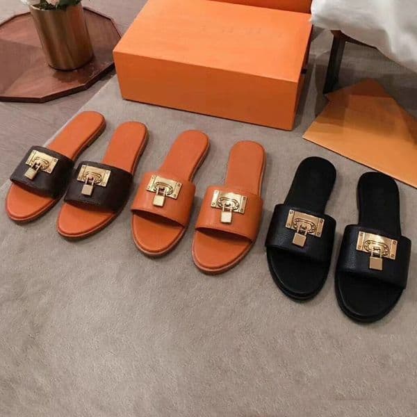 Designer Summer Beach slippers fashion Loafers Lazy Flat heel flops leather Letters lady Cartoon Slides women shoes Metal Ladies Sandals Large size 36-41-42
