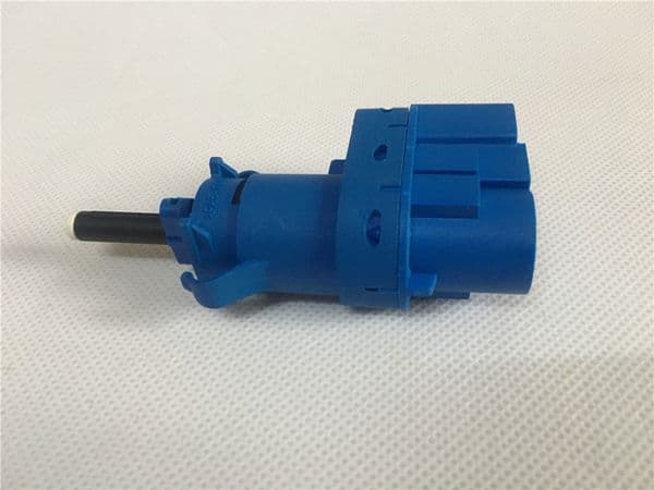Brake Light Stop Lamp Switch for Mazda 2 2007 2010 DE 3 2003 2005 2006 BK 2008 BL BT50 2011 UP BP4K-66-490