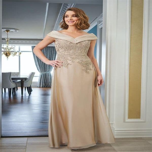 2022 Elegant Champagne A Line Mother Of Bride Dresses Cap Sleeves Lace Appliques Floor Length V Neck Wedding Guest Dress Plus Size Women Prom Evening Gowns Youm