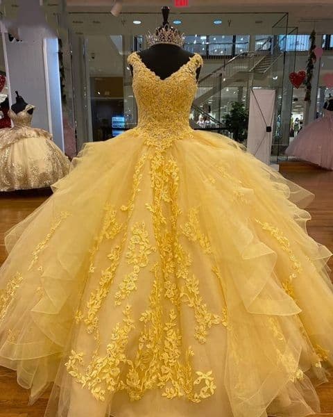 Charro Yellow Quinceanera Dresses V Neck Lace Applique Crystal Sweet 15 Pageant Gowns Sequin Vestidos de XV anos