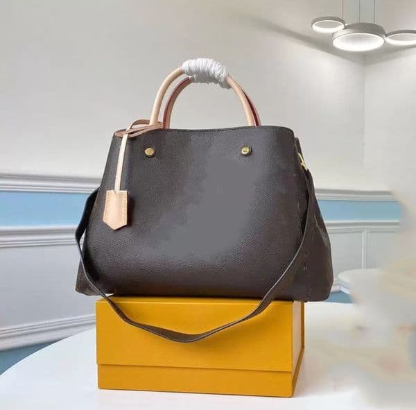 Designer Bags Montaigne BB Womens Handbags Bags Louise Viuton Paris Key Bell Chic Functional Luxury Handbag Louiss VuttonTotes Crossbody