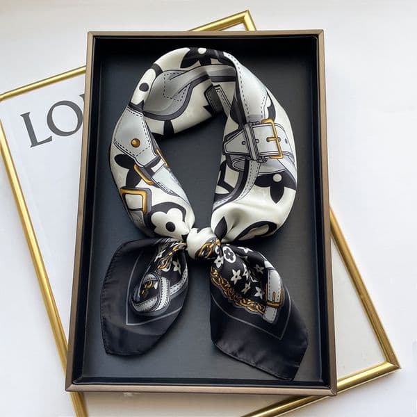 Luxury Designer 20style 70-70cm Letters Chain Print Floral Silk Scarf for Women Classic Old Flower Handle Bag Ribbon Scarves Paris Shoulder