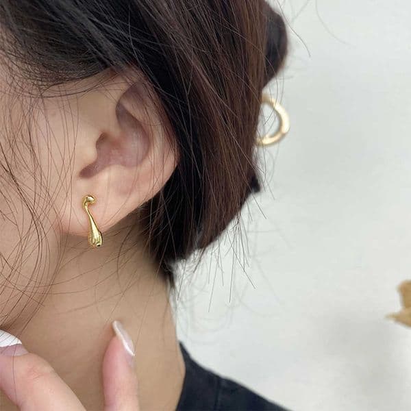 Exquisite Small Fashionable And Simple INS Gold Earrings Water Drop Status Student Women S925 Pure Silver Plated 18K Gold Party