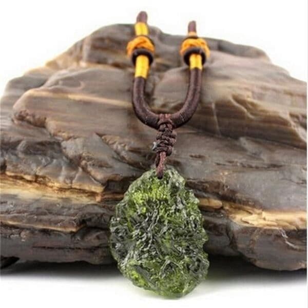 Natural Moldavite green aerolites crystal stone pendant energy apotropaic free rope Necklace Health From Czech Healing Reiki 210726