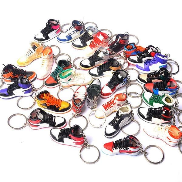 Pure handcraft Mini 3D Stereo Sneaker Keychain Woman Men Kids Ring Gift Keychains Car Handbag Chain Basketball Shoes Key Holder 10 styles