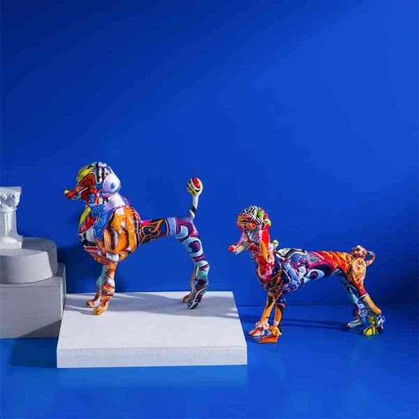 Creative Color 2pcs/set Painted Graffiti Poodle Art Dog Decorations Home Entrance Wine Cabinet Office Decor Resin Crafts 210804