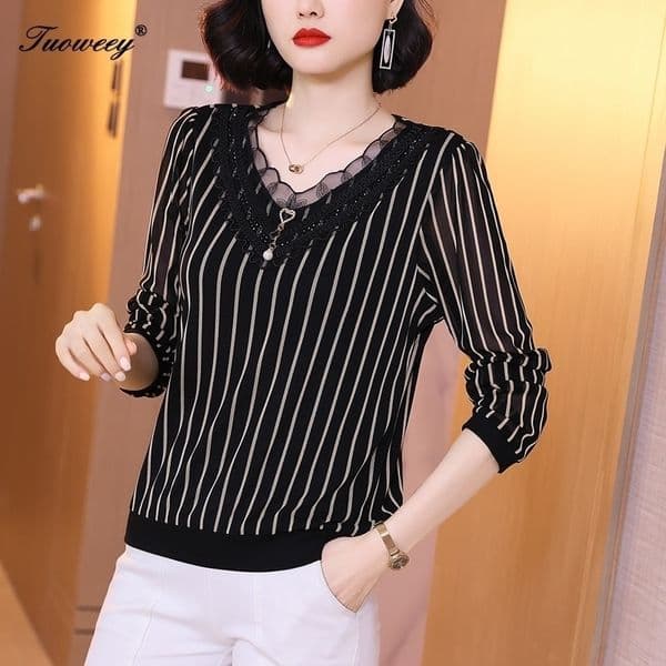 Sexy V Neck Striped Blouse Women Casual Long Sleeve loose hollow out Shirts Korean Women Blouses Tops Femininas Blusas 210317