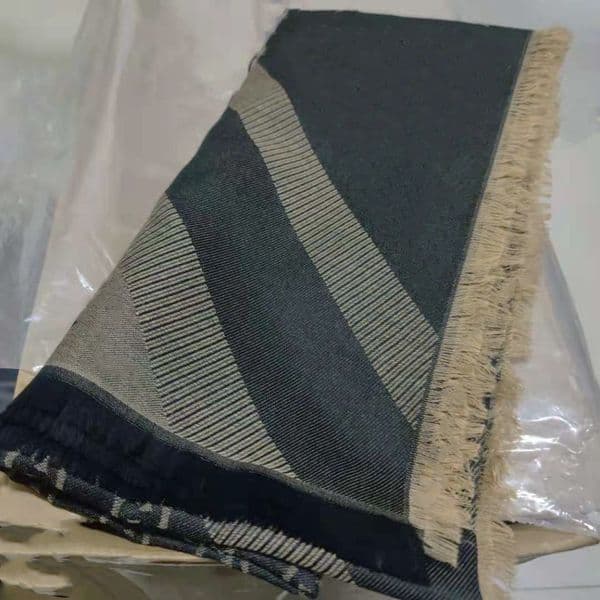 140x140cm cashmere Scarves 4 Season Scarf Man Women Shawl Long Neck Scarfs 3 Color Highly Quality