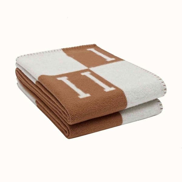 Cashmere Designer Letter Blanket Soft Woolen Scarf Shawl Portable Warmth Thickening Plaid Sofa Bed Fleece Knitted Blanket 135 170CM