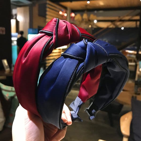 Luxury Fashion Women Wideedged Knot Retro Simple Fabric Headband Pressure Solid Color Cave Adult Hair Free Shipping Y260401