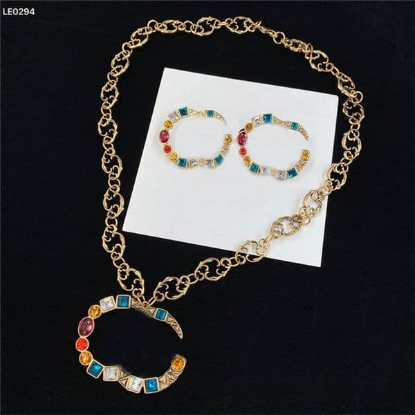 Chic Women Crystal Necklace Jewelry Sets Diamond Bracelet Women Rhinestone Eardrop Embossed Stamp
