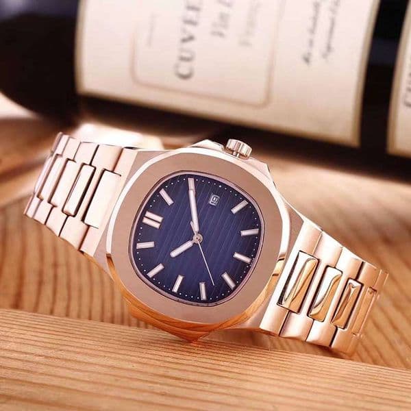 Elegant Mens' Chronograph Silver/Blue Dial Watch Crafted from Robust Stainless Steel for Everyday Use