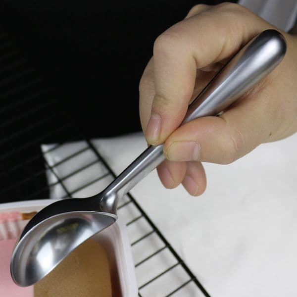 White Nickel Plating Zinc Alloy Ice Cream Scoop 50PCS Kitchen Tools Durable Non Stick Fruit Watermelon Baller Spoon Non Slip Comfortable Handle Bola De Helado