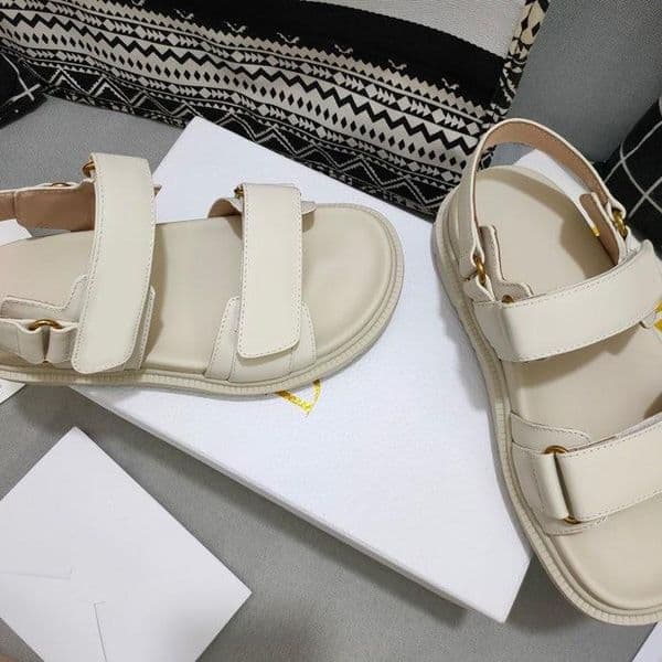 Top Stylish Women Sandals White Lambskin ladies flats Scratch Straps leather Velcro Casual Sandal Luxurys Design Summer Indoor Slipper