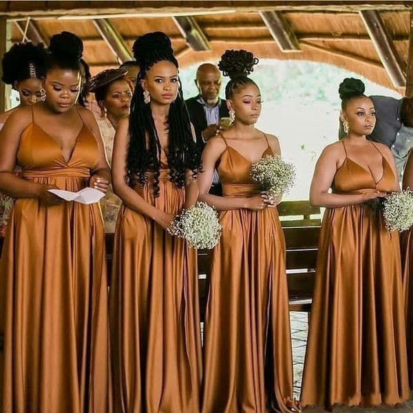 Spaghetti Straps V Neckline Sexy Bridesmaid Dresses Plus Size Wedding Party Gowns Long Ruched A Line Gold Bride Maid of Honor Dress