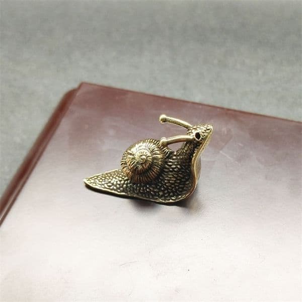 Solid Pure Brass Snail Figurines Miniature Simulation Animal Toy Desk Ornament Table Tea Pets Antique Copper Crafts Home Decors 220628