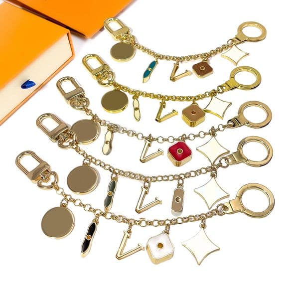 Keychains Designer Bags Car Key Chain Decoration Gift Flowers Design for Man Woman 11 Option Nice Quality