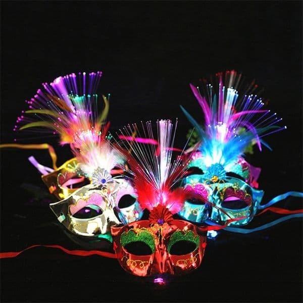Party Masks 10pcs LED Glow Flash Light Up Feather Masquerades Venetian Masks Costumes Birthday Wedding Party Costume Halloween Christmas 220826