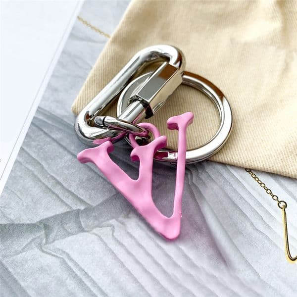 Cell Phone Straps Charms Brand letter V keychain accessories fashion key chain keychain men's and women's pendant decorations with retail box YSK03