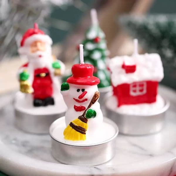 Christmas Fragrance-free Candle 12pcs/Pack Smokeless Santa Snowman Gift Stocking Tree Design Candle Xmas Motif New Year Candles FY5495