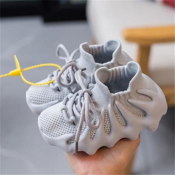 2026 New Kids Athletic Outdoor Toddlers Baby Soft Comfort Casual Lace Breathable Sneakers Children Boys Girls Designer Shoes Toys