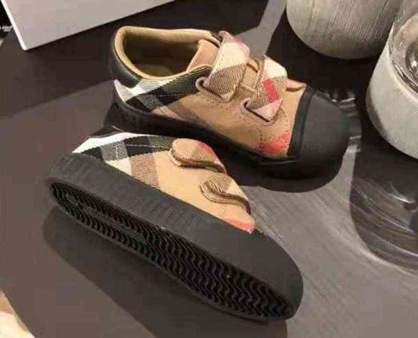 2026 Kid Shoes basketball Ape Designer Run Shoe Plaid Baby Girl Tennis Trainers Kids School Gym Sneakers Boy Black Leather Soccer Trainer Teenager Children Fr