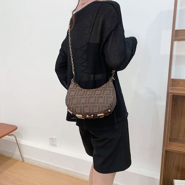 25SS Summer New Trendy All-match Messenger Bag Chain Leather Fashion Grils Samll Shoulder Bag Wrist Bags Brown