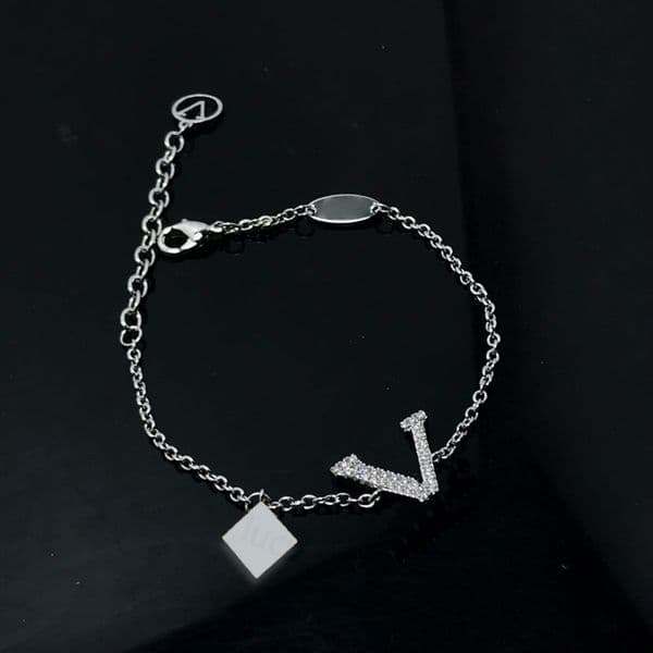 Designer Luxury Bracelet Elegant Women's Link Fashion Bracelets Delicate Jewelry Trend Temperament Accessories 6 Styles High Quality