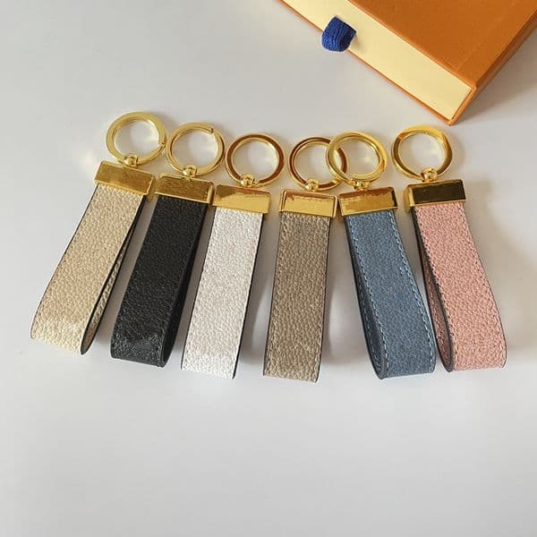 Luxury Keychain Brand Designers Key Chain Gift Men Women Car Bag Keychains with Box and PackagHigh Qualtiy Wholesale 6 Color J260330
