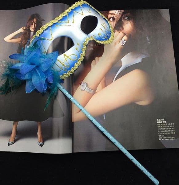 Venetian masquerade feather flower glitter women mask on stick Mardi Gras Costume Halloween Carnival Handle Stick party masks festive supply