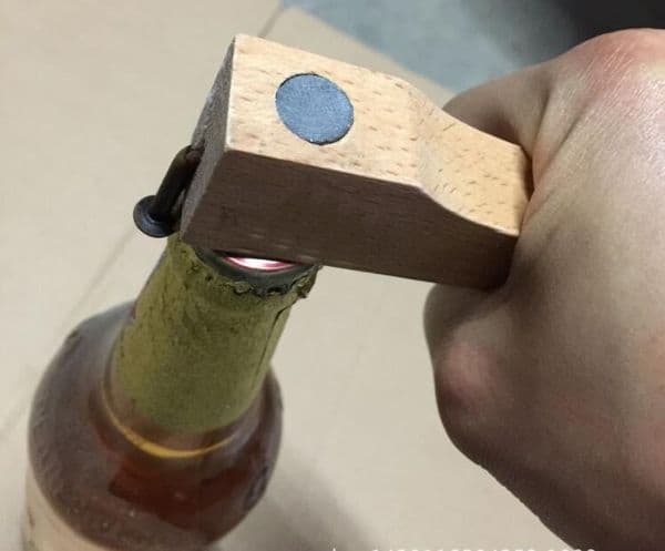 Hot sell Magnet Beer Bottle Opener Environmental Protection Wooden Handle Nail Beverages Corkscrew Kitchen Bar Supplies