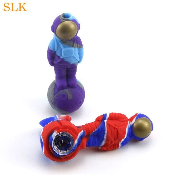 Multifunction Pipes 4.9 Inch astronaut shape silicone smoking pipe Cigar Pipes tobacco glass pipe silicone bong with glass bowl