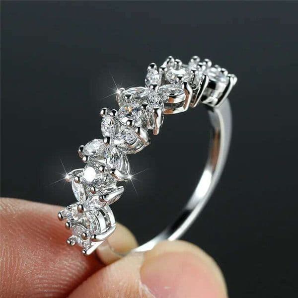 Luxury Female Crystal White Zircon Stone Engagement Ring Cute Wedding Jewelry For Women