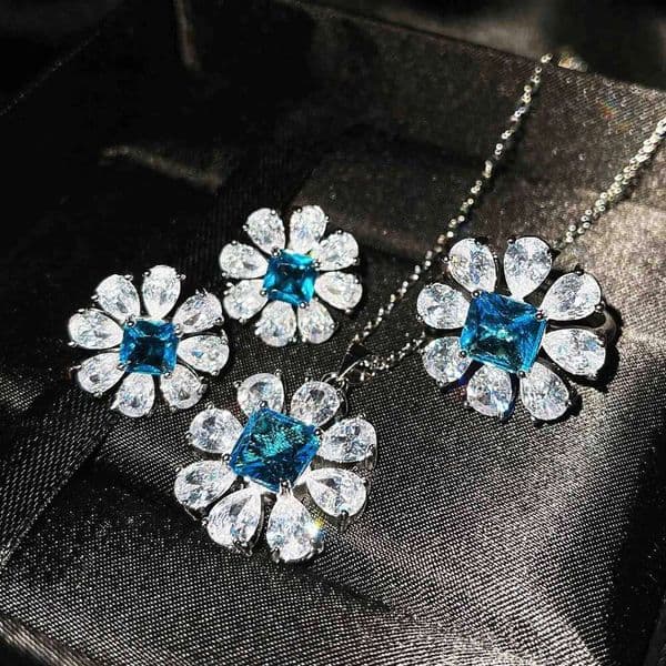 3pcs Pack Silver Color Jewelry Set Women Engagement Flowers Ring Necklace Stud Earring For Anniversary Wedding Party Gifts