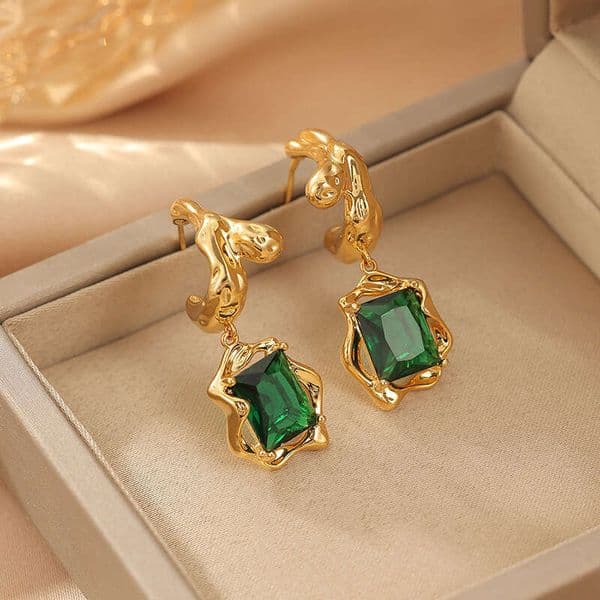 Emerald Fashion Personality New Trend French Retro Design Palace Style Earrings Elegant Versatile Ear Jewelry