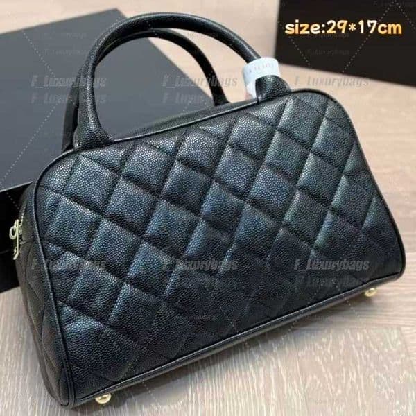 Cases New hot selling high-quality womens autumn and winter classic handbag light luxury fashionable elegant large capacity makeup commuting shopping bag