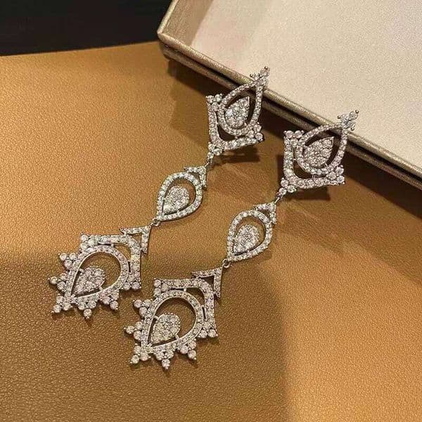 Elegant and luxurious water droplet pattern long earring exquisite full diamonds retro earrings for women engagement jewelry