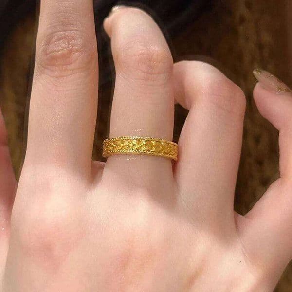Light luxury retro brushed plain circle wheat ear twisted edge rings women fashion suitable for daily jewelry ring gifts