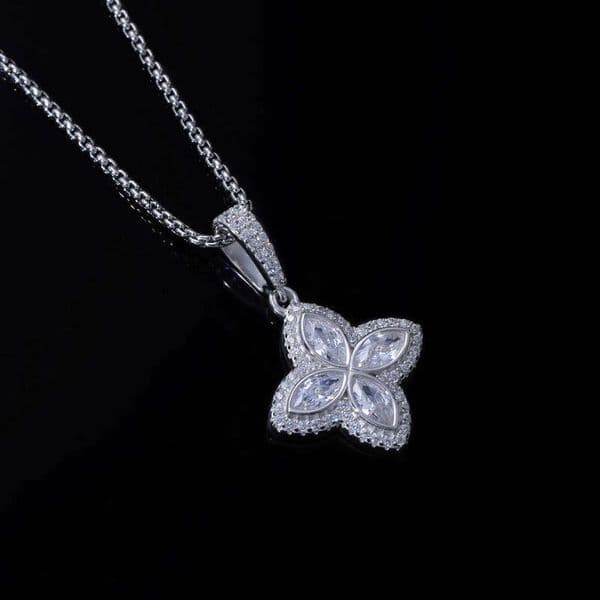Artistic Jewelry Wholesale Fashion Classic Style Water Drop Shape VVS Moissanite 18K Pure Silver Clover Pendant Gift