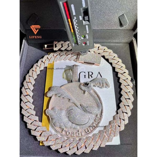 Customized Pendant Iced Out Vvs Moissanite Miami Cuban k Chain Men 18K Necklace Hip Hop