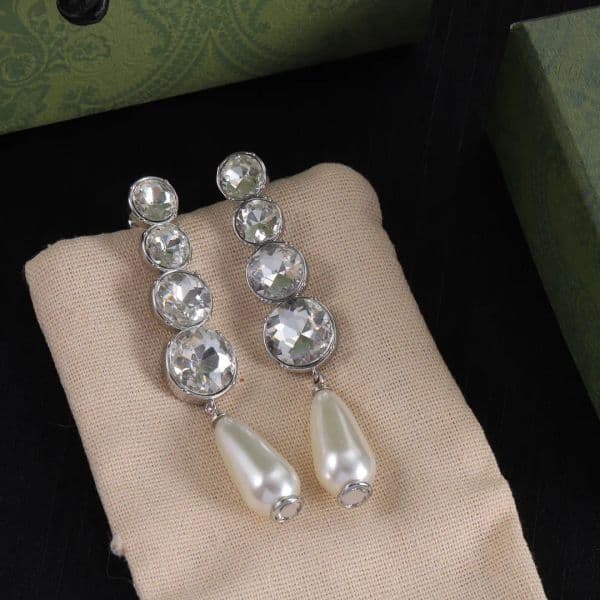 Classic vintage Silver designer pendant earrings Triple Chain Crystal Diamond Pendant Pearl Earrings Women's clothing Wear jewelry gifts