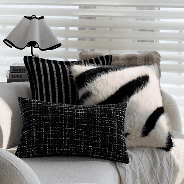 Modern Minimalist Geometric Square Black and White Eco-friendly Luxury Retro Plush Pillowcase Queen Pillow Set Home Furnishings 010