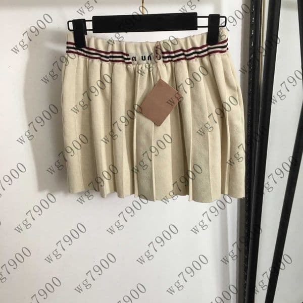 Top women skirt high quality girls skirt designer clothes women age reducing versatile pleated knitted short skirt Lady clothes A078X02N000