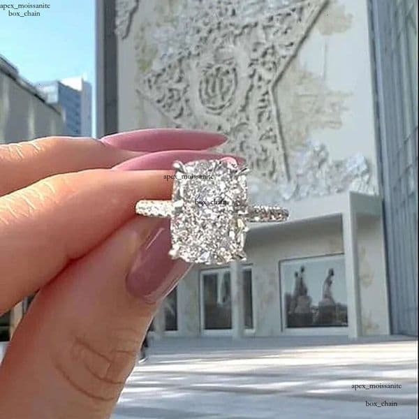 2024 Popular Gorgeous For Women Sparkling Luxury Jewelry 925 Sterling Silver Lagre Cushion Shape 5A Zircon CZ Diamond Elegant Party Female Wedding Ring Gift