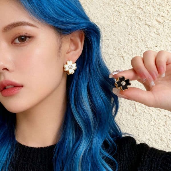 Earrings Versatile Elegant Flower High end Black and White Double sided Niche Color retaining Earring Copper Gold plated Ear Jewelry gift