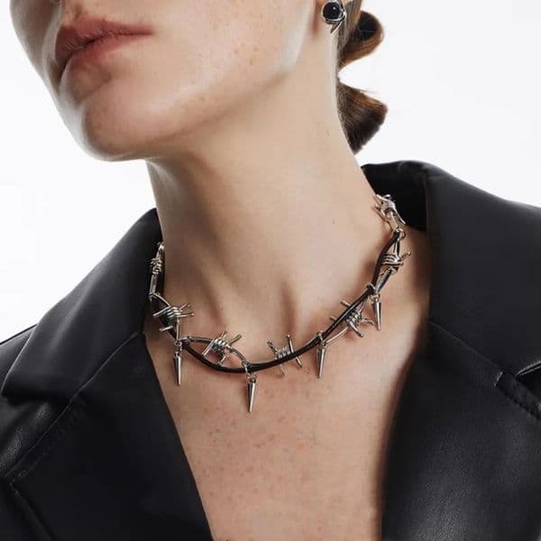 Personality Punk Sliver Color Thorn Rivet Tassel Black Leather Rope Double Layer Winding Choker Necklace for Women Men Jewelry 260106