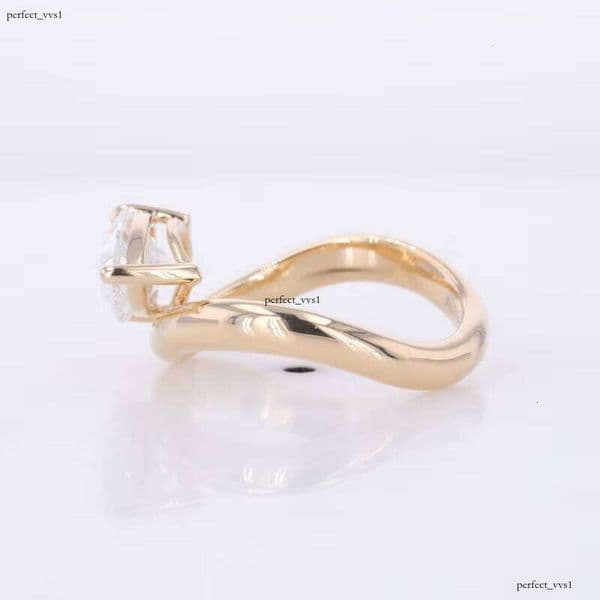 1ct D VS1 14k Gold Igi HPHT Certificate Engagement CVD Pear Shape Certified Lab Grown VVS Moissanite Ring