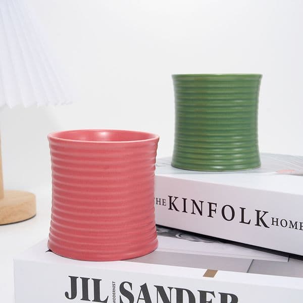 Luxury High end brand Scented Candle threaded striped multi-color Ceramic jar Ceramic Candle cup light luxury scented home Birthday Festival Scented Candles Giftss